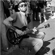 I offer online lessons of guitar, bass and drums. I focus on what the students want to learn and give them the tools to do it